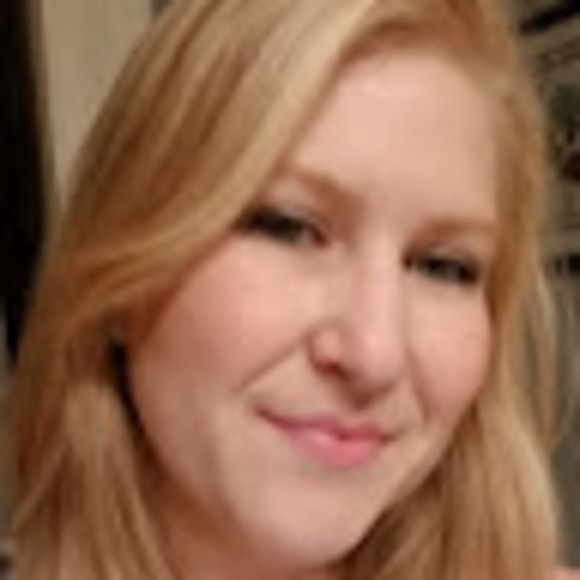 Meet your Posher, Danielle - Picture 1 of 1